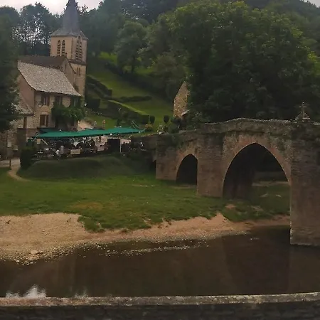 別荘 La Grange Du Poussie La Salvetat-Peyrales