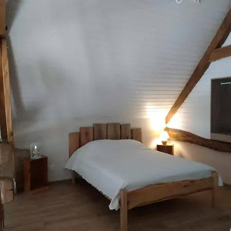 別荘 La Grange Du Poussie La Salvetat-Peyrales